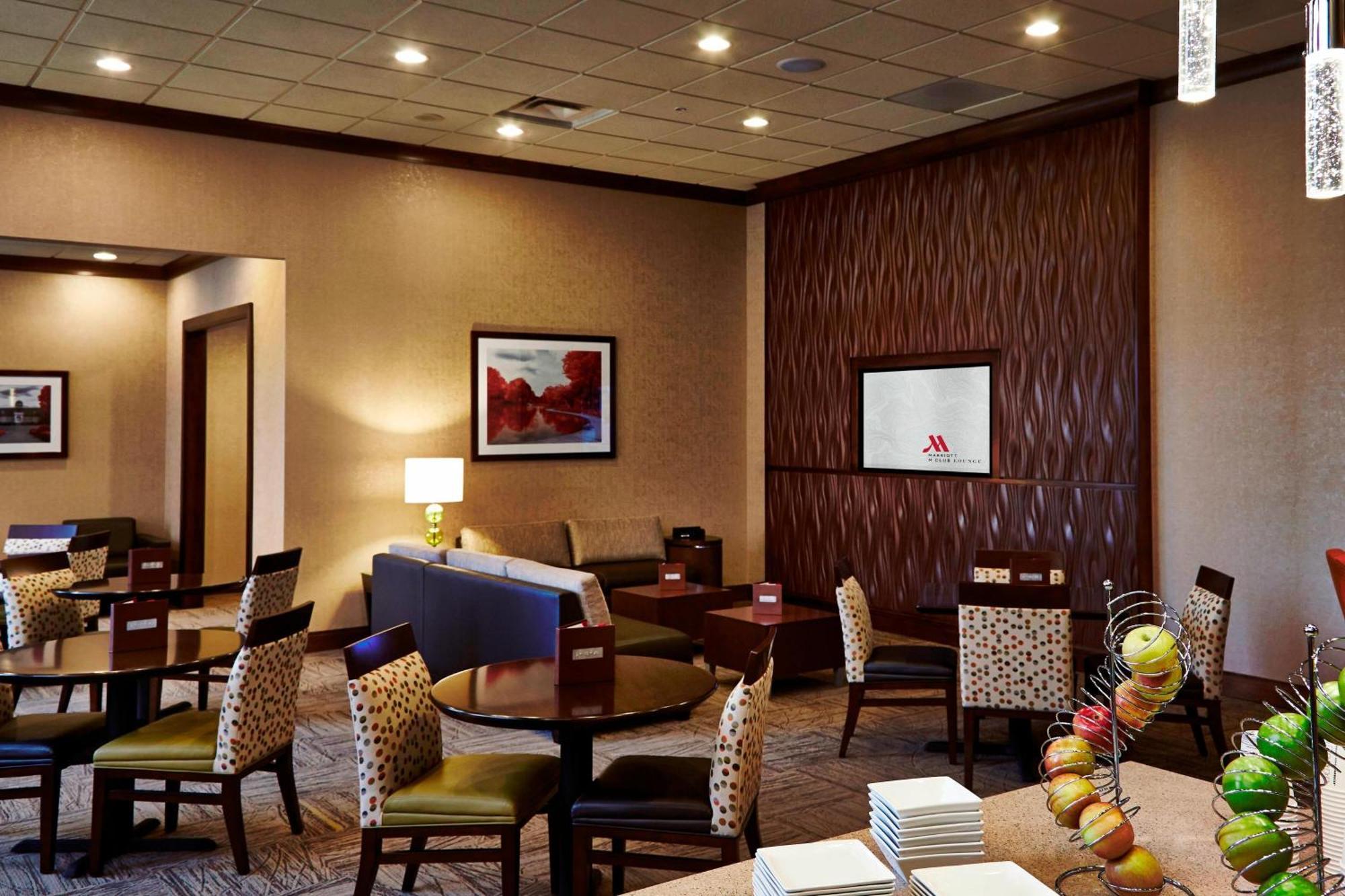 Columbus Airport Marriott Hotel Bagian luar foto